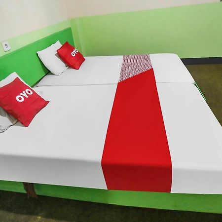 OYO 90825 Hotel Lizha 2 Samarinda Esterno foto
