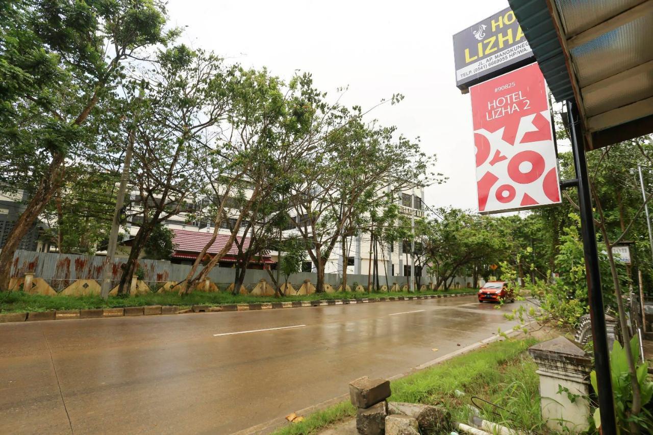 OYO 90825 Hotel Lizha 2 Samarinda Esterno foto