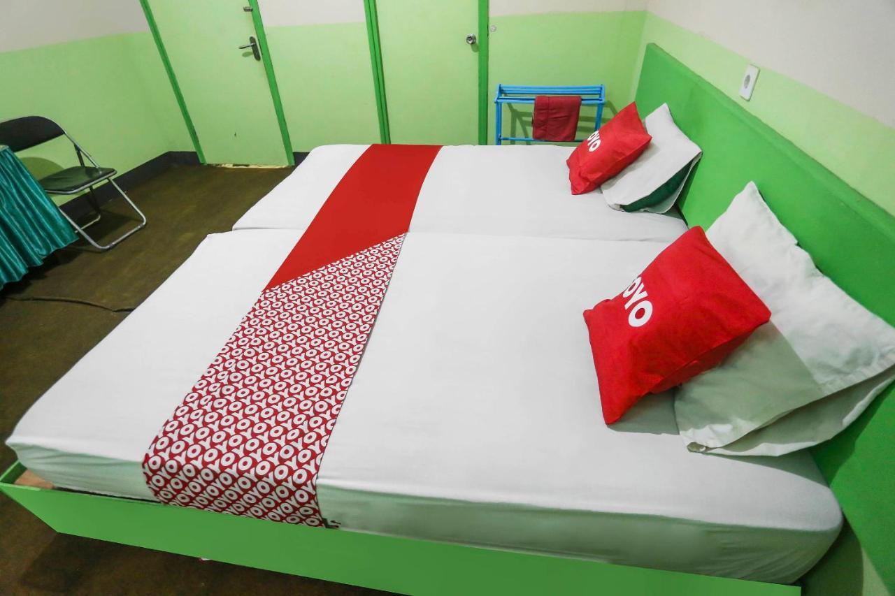 OYO 90825 Hotel Lizha 2 Samarinda Esterno foto