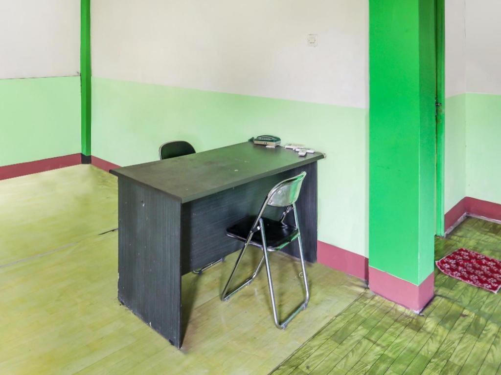 OYO 90825 Hotel Lizha 2 Samarinda Esterno foto
